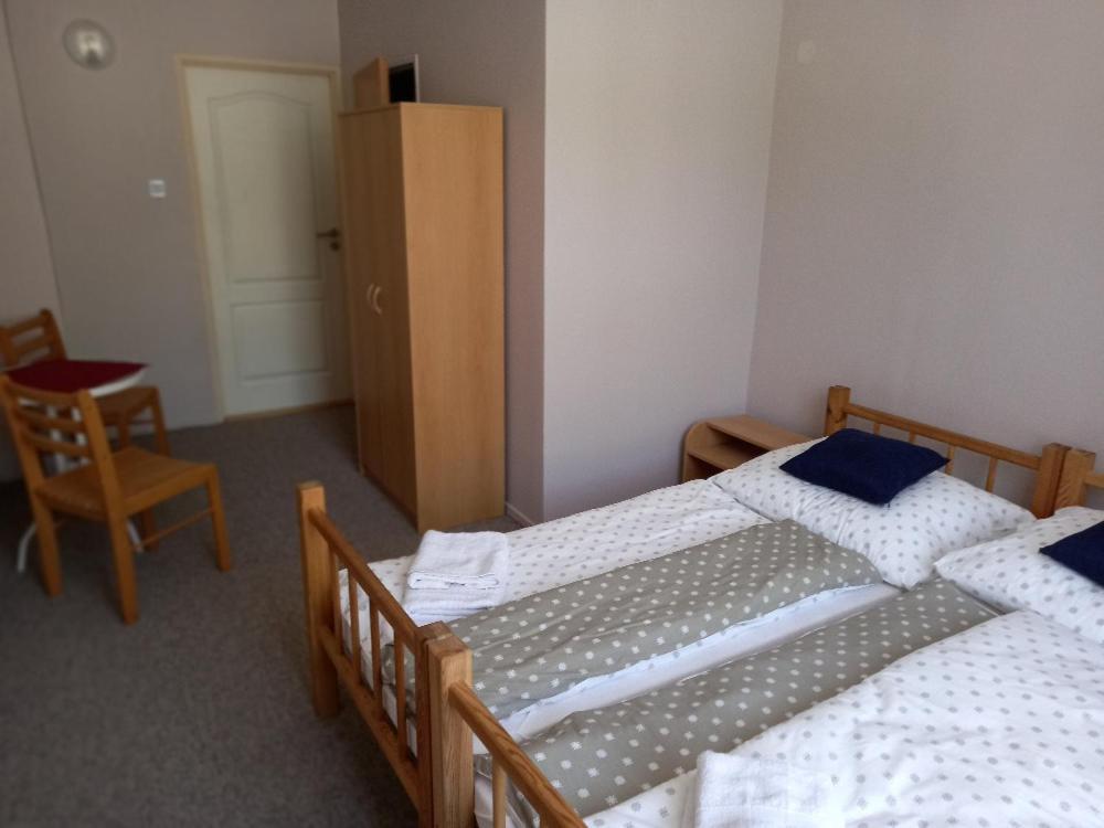 Hotel Koruna Penzion Teplice nad Metují Dış mekan fotoğraf