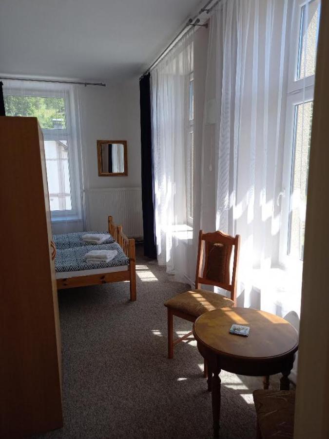 Hotel Koruna Penzion Teplice nad Metují Dış mekan fotoğraf