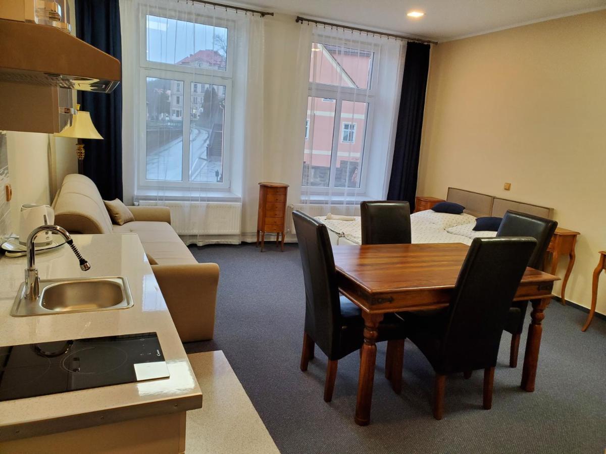 Hotel Koruna Penzion Teplice nad Metují Dış mekan fotoğraf