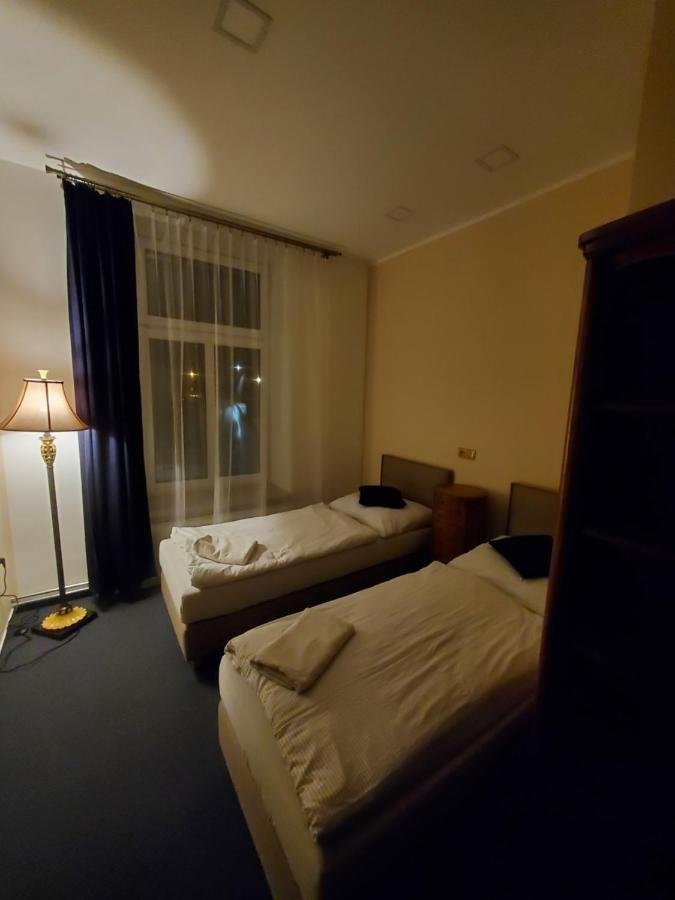 Hotel Koruna Penzion Teplice nad Metují Dış mekan fotoğraf