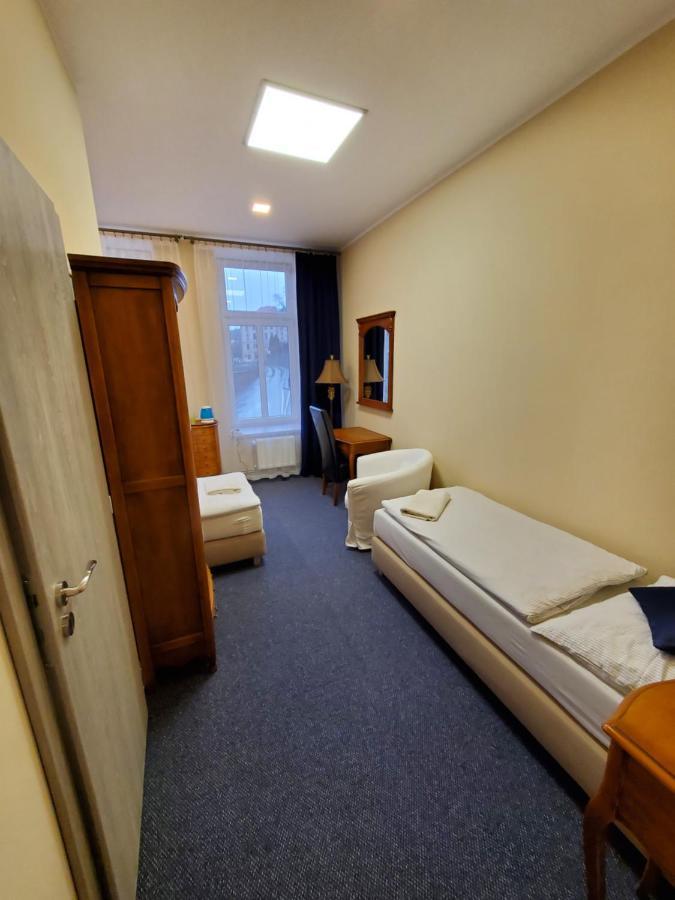 Hotel Koruna Penzion Teplice nad Metují Dış mekan fotoğraf